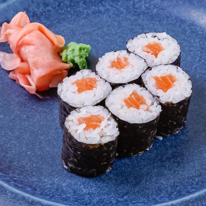Salmon. Rolo de salmão. 7 EUR. Japanese, Sushi, Asian