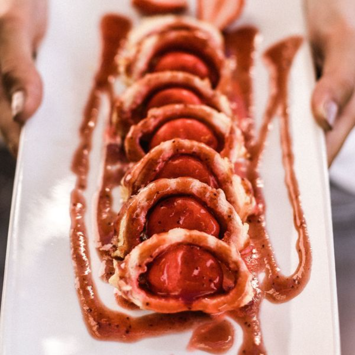 Strawberry Tempura Ice. Gelado de morango frito em tempura. 7 EUR. Japanese, Sushi, Asian