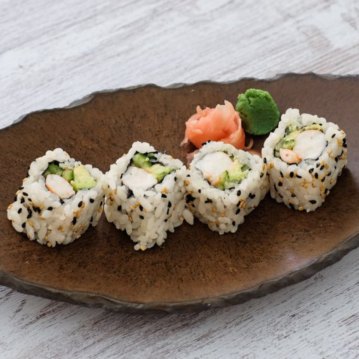 California. Rolo de camarão, abacate e pepino doce. 9.5 EUR. Japanese, Sushi, Asian