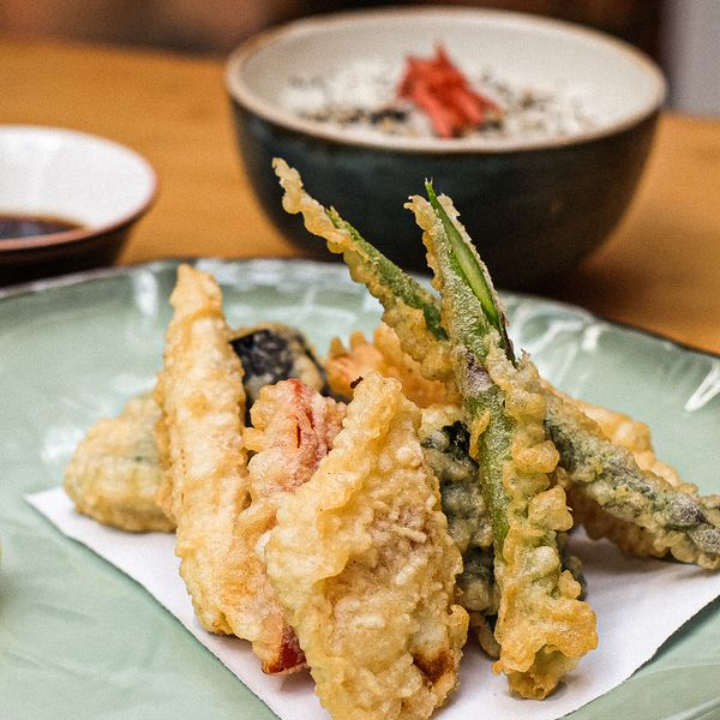 Yasai. Legumes variados em tempura com arroz gohan e miso shiru. 10.5 EUR. Japanese, Sushi, Asian