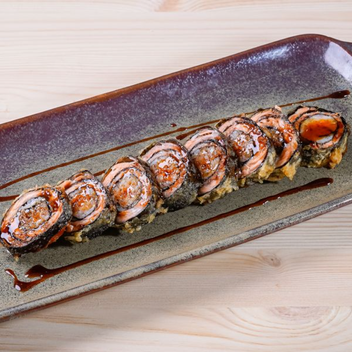 Hot Roll. Rolo de salmão em tempura, massago e molho teriyaki. 15 EUR. Japanese, Sushi, Asian
