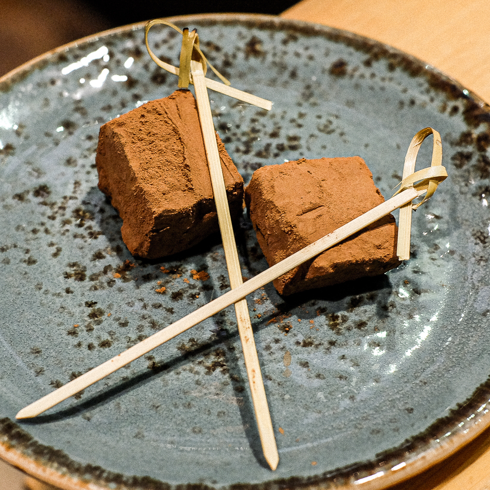 Nama Chocolate. Trufa de chocolate tradicional do Japão. 2.5 EUR. Japanese, Sushi, Asian