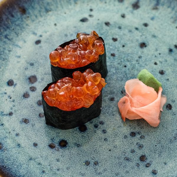 Roe Gunkan. Ikura, massago or tobiko roe. 9.5 EUR. Japanese, Sushi, Asian