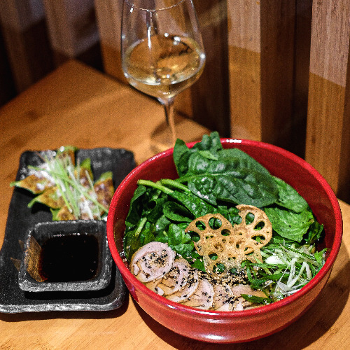 Sopa Udon. Japanese broth with udon noodles, sliced ​​pork loin and spinach. 11.95 EUR. Japanese, Sushi, Asian